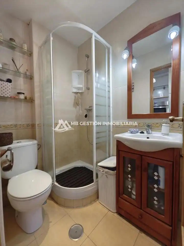 Badezimmer von Wohnung zur untervermieten in Fuenlabrada mit Klimaanlage, Heizung und Möbliert