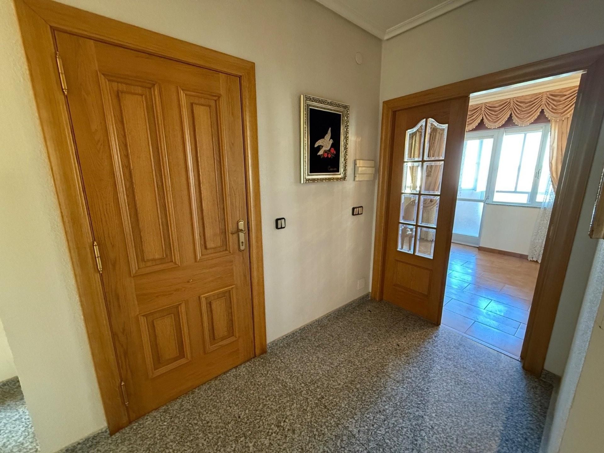 Edifici en venda en Benavides