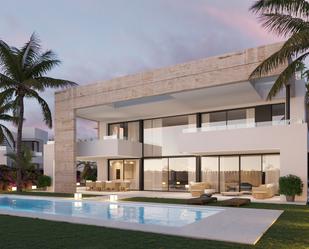 Vista exterior de Casa o xalet en venda en Marbella amb Aire condicionat, Jardí privat i Parquet