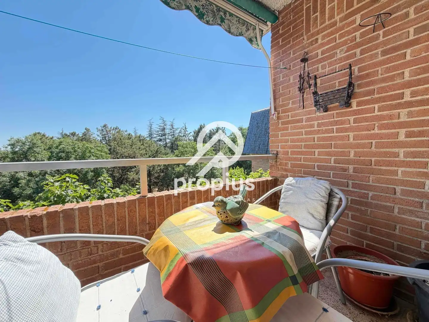 Vista exterior de Piso en venta en Hoyo de Manzanares con Calefacción, Parquet y Terraza