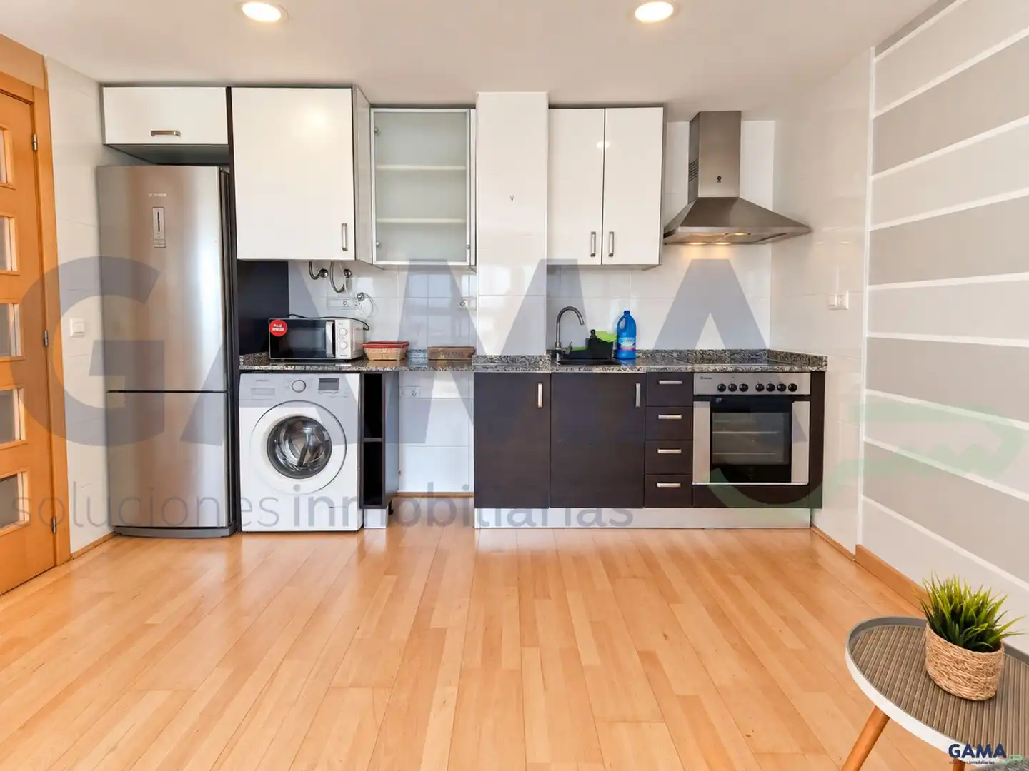 Wohnung zur Miete in REQUENA, Sants Patrons