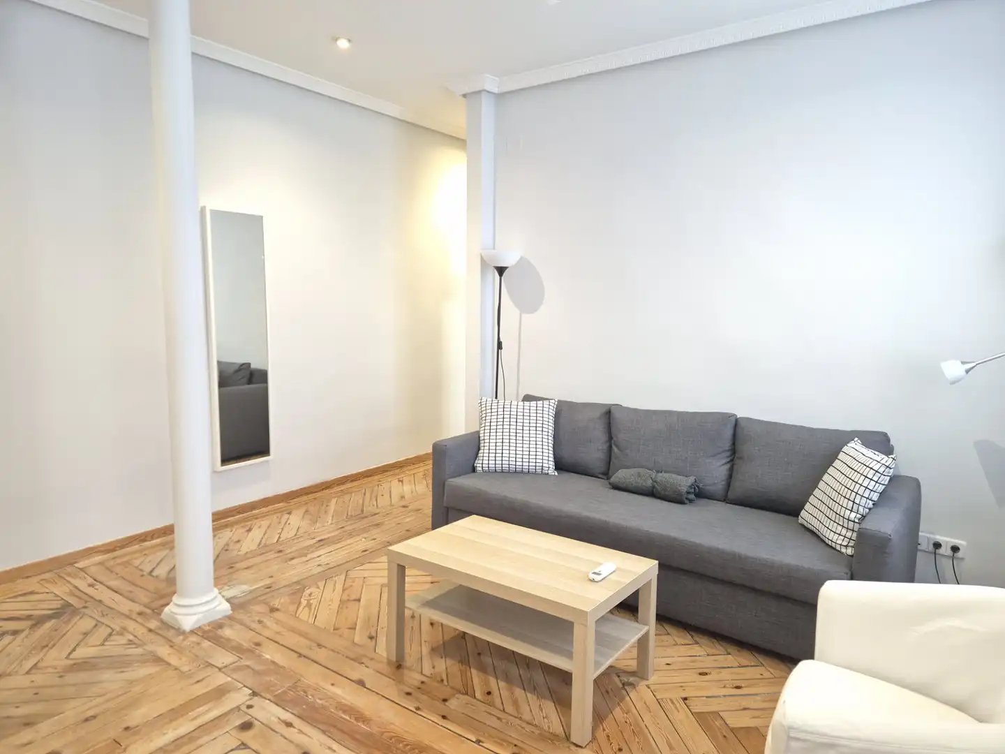 Sala d'estar de Apartament de lloguer en Madrid amb Aire condicionat, Calefacció i Parquet