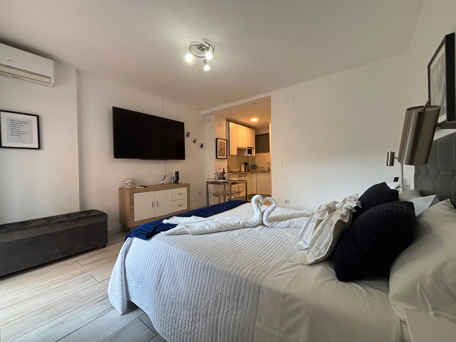 Bedroom of Study for sale in Benalmádena  with Air Conditioner, Terrace and Furnished