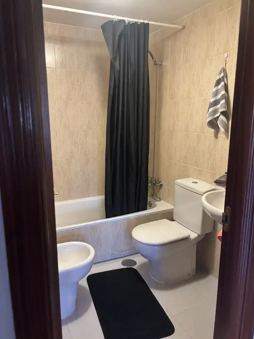 Bathroom of Flat for share in Las Rozas de Madrid  with Parquet flooring, Swimming Pool and Furnished