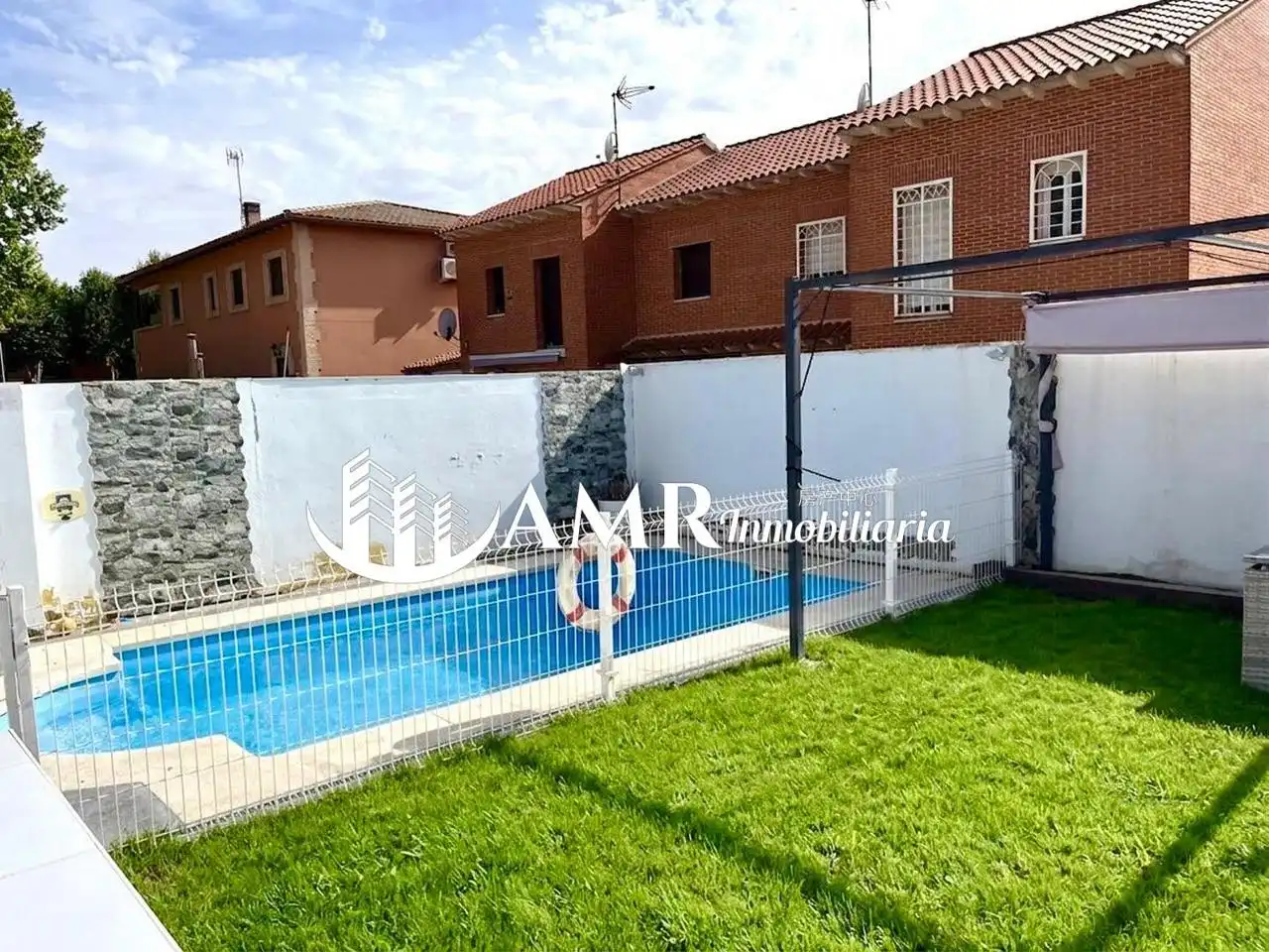 Exterior view of Detached homes for sale in Seseña  with Air Conditioner, Heating and Private garden