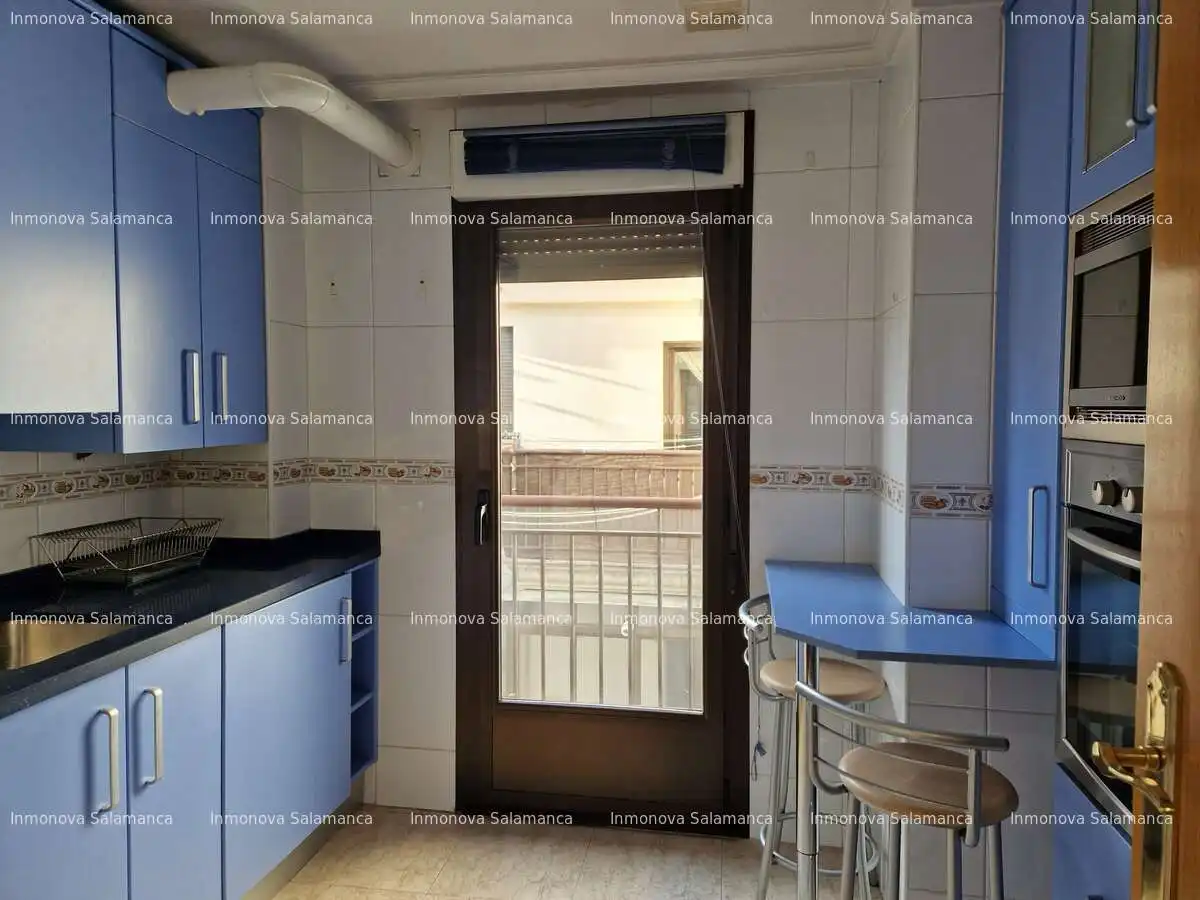 Küche von Dachboden zur Miete in Salamanca mit Heizung, Terrasse und Möbliert