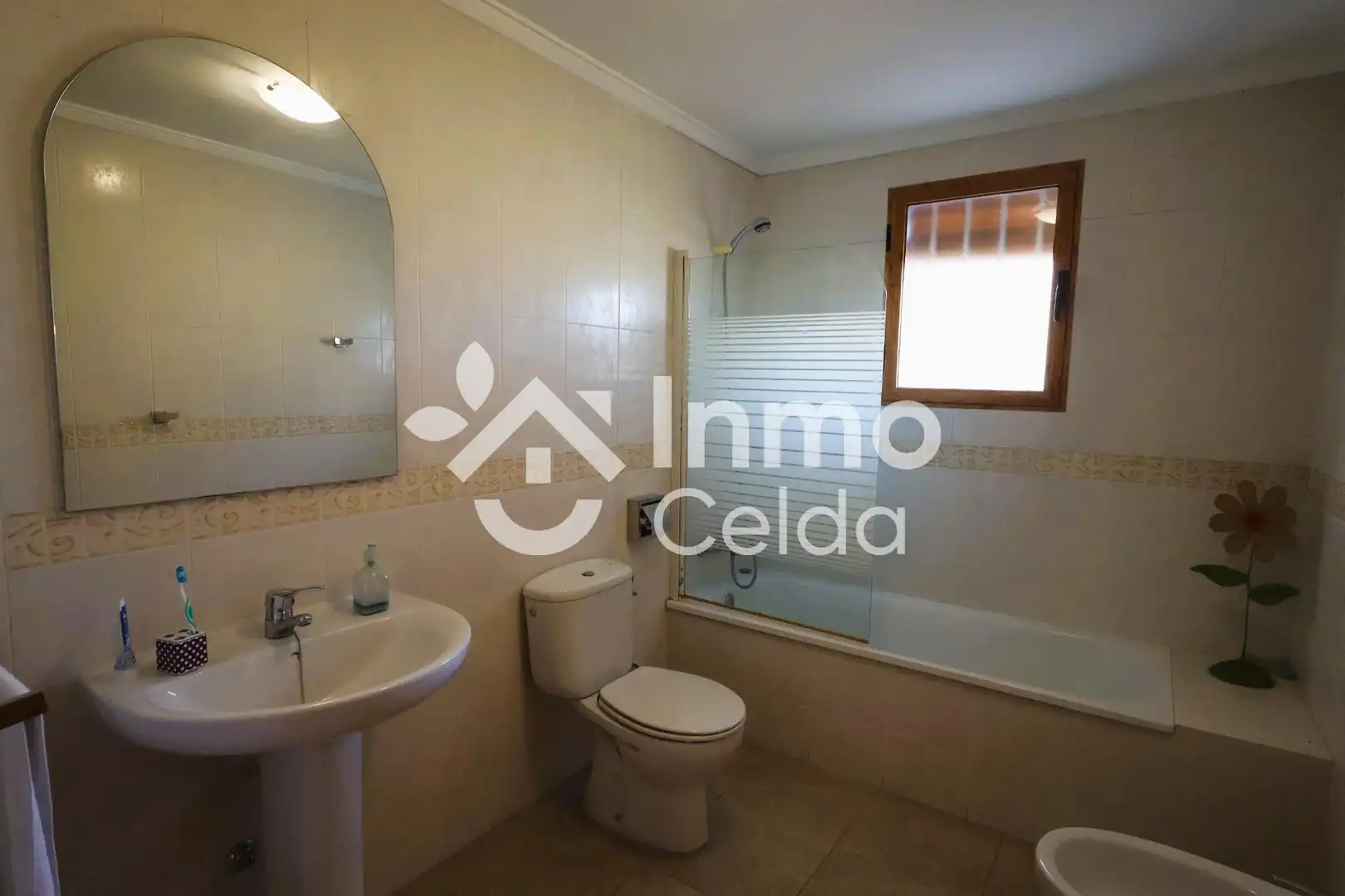 Casa adosada en venta en Chiva con Calefacción, Jardín privado y Terraza