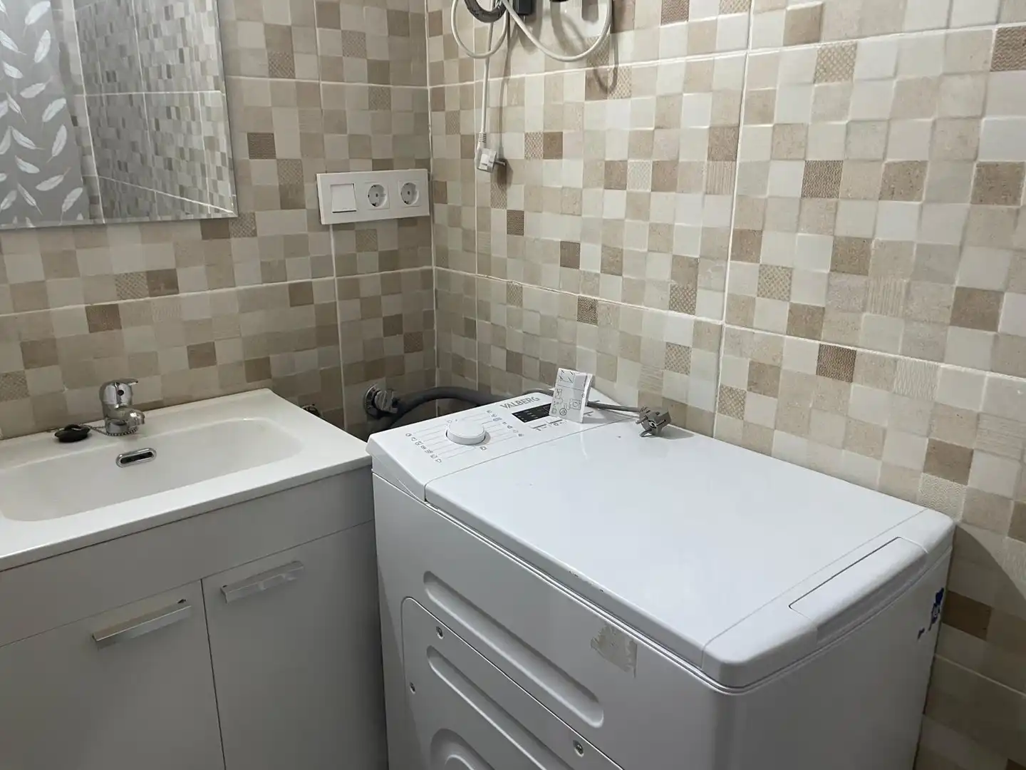 Bathroom of Flat for rent in Almansa  with Furnished