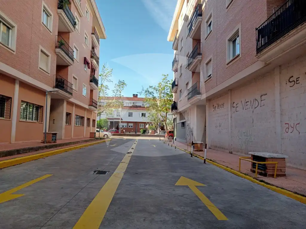 Local comercial en venda a Av. Castillo Puebla de Alcocer, 24, imagen 2