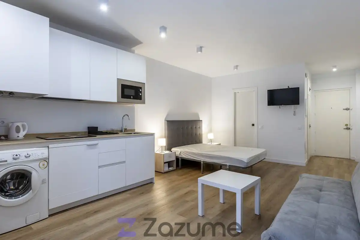 Study for rent in C. de Martín de los Heros, Argüelles