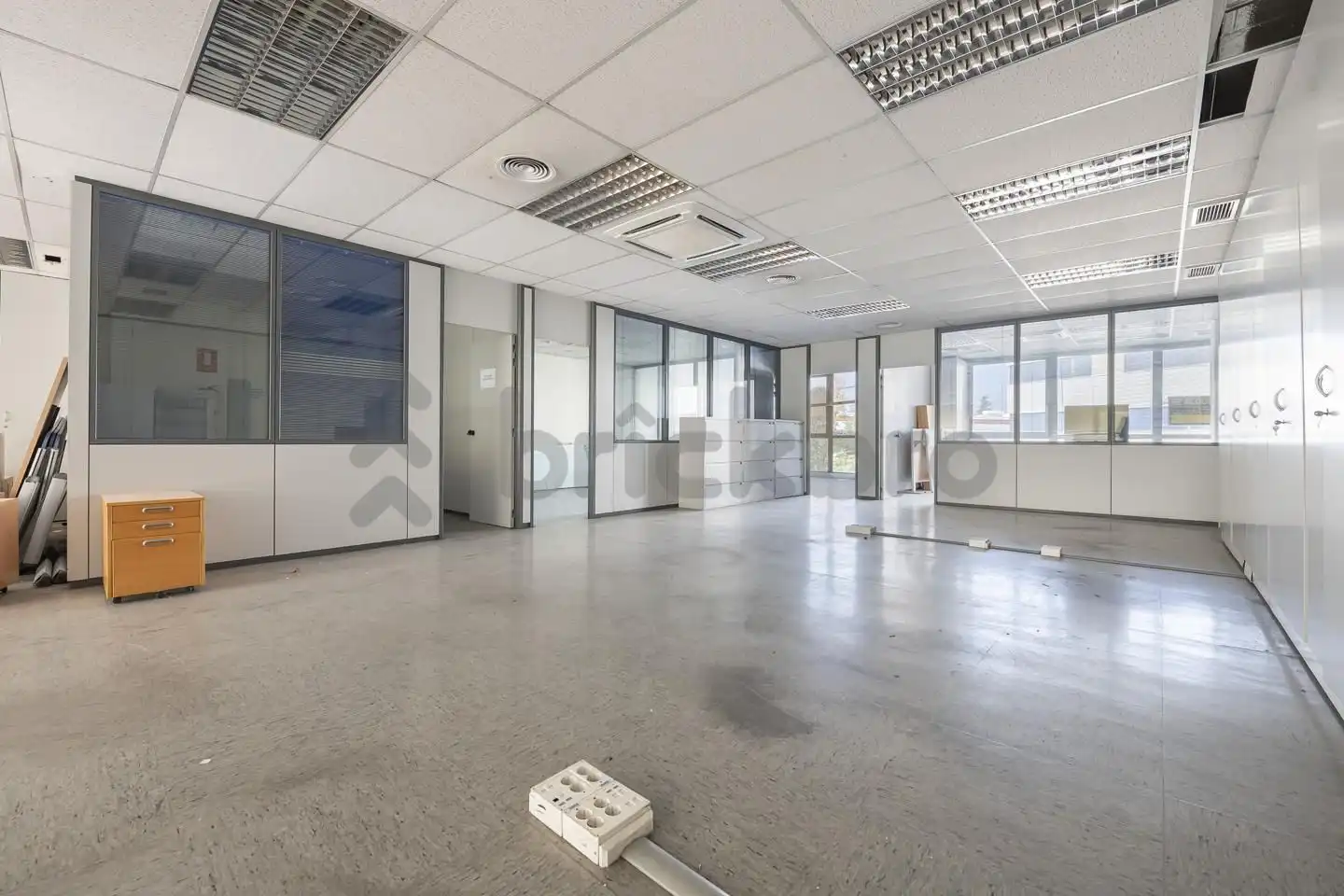 Oficina en venta en De Valdelaparra, Zona Industrial