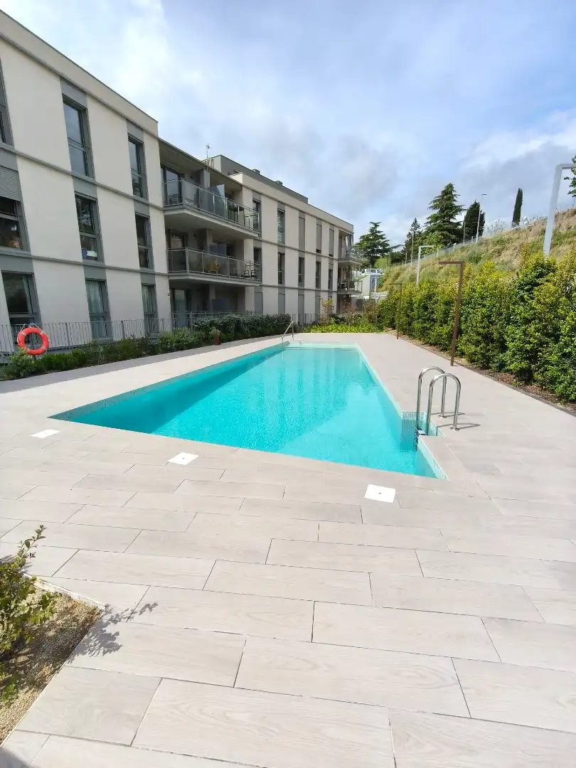 Piscina de Piso de alquiler en Tiana con Aire acondicionado, Calefacción y Parquet