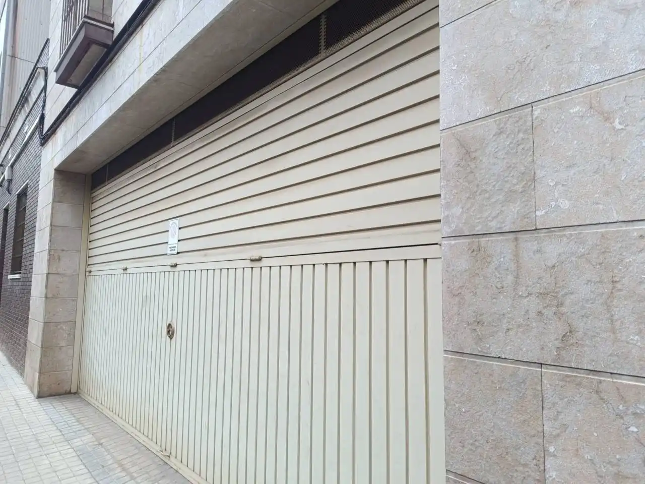 Außenansicht von Haus oder Chalet zum Verkauf in Sabadell mit Privatgarten