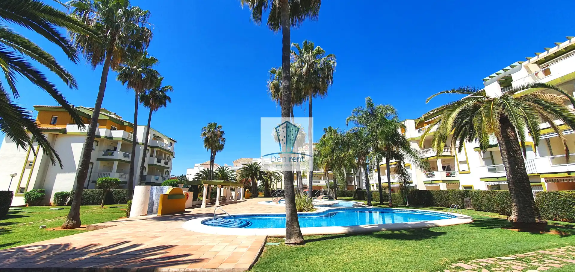 Vista exterior de Apartamento de alquiler en Dénia con Aire acondicionado, Calefacción y Terraza