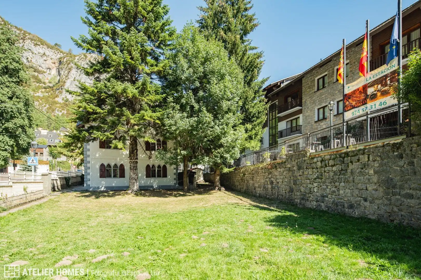 Exterior view of Houses for sale in Canfranc, Huesca