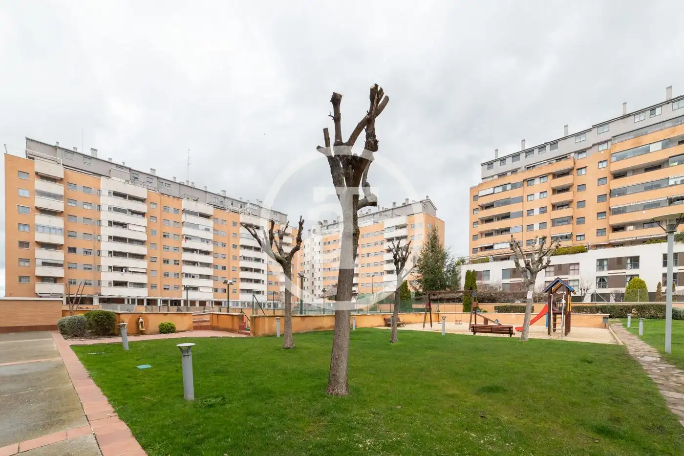 Attic for rent in Calle Fuente Cisneros, Parque Oeste - Fuente Cisneros