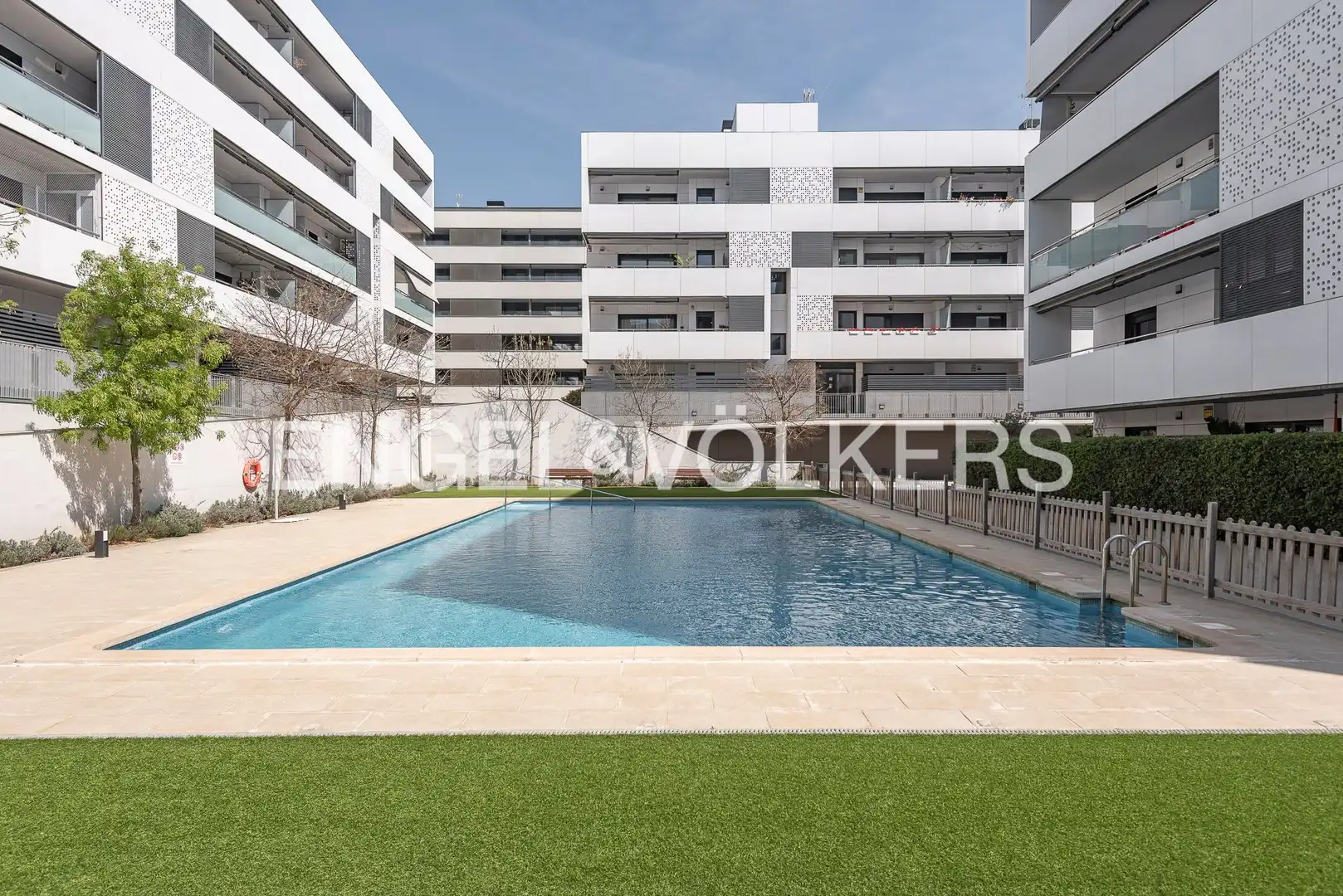 Piscina de Pis en venda en Sant Just Desvern amb Aire condicionat, Calefacció i Terrassa
