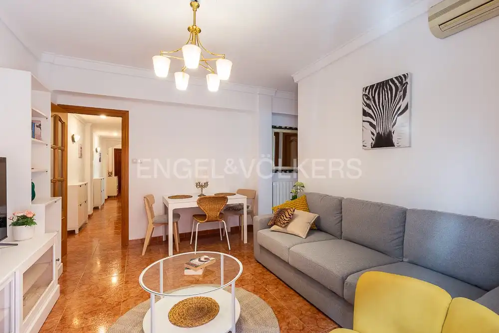 Living room of Flat for rent in Valencia  with Air Conditioner, Heating and Furnished