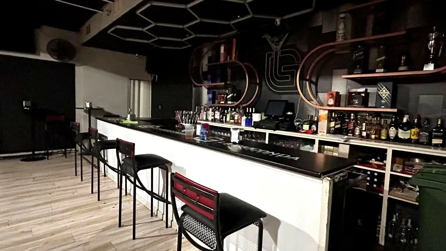 Local comercial en venta en De Cervantes, imagen 7