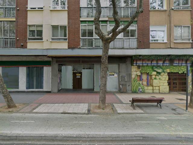 Local comercial en Venta en Zorrilla, 91 en La Farola