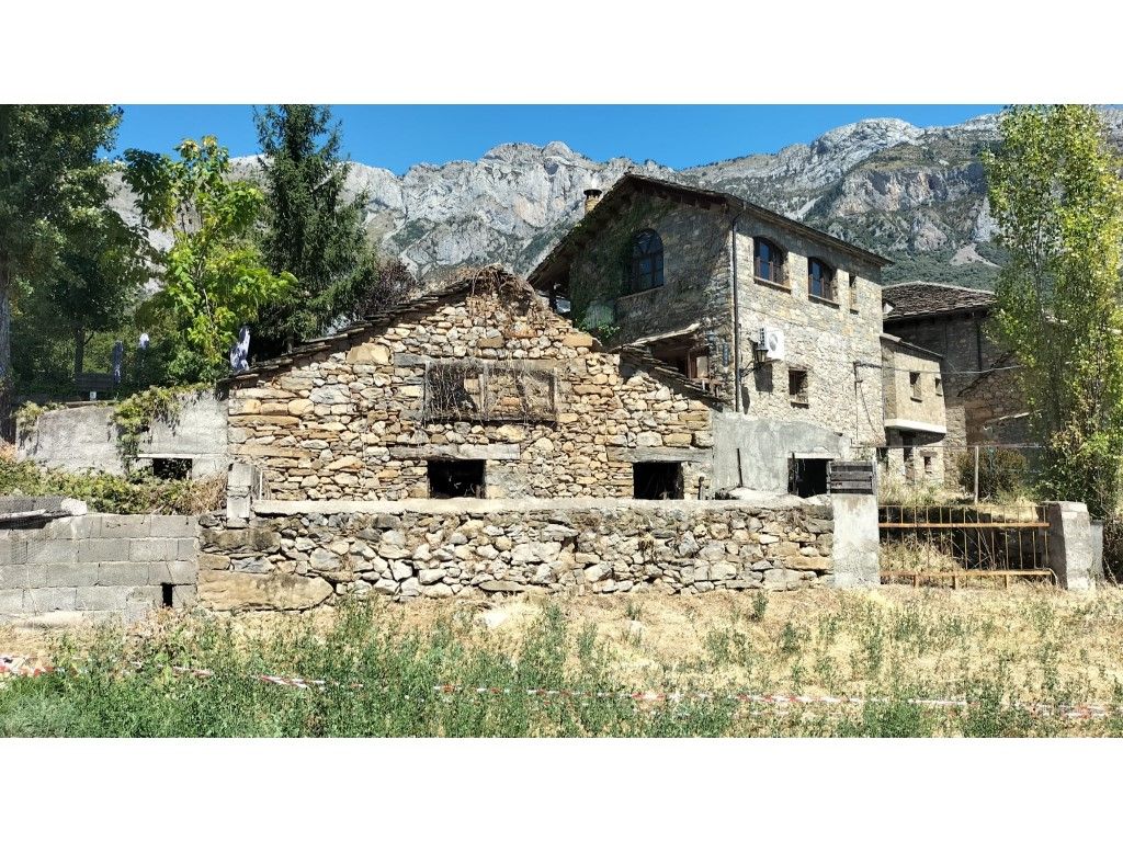 Außenansicht von Country house zum verkauf in El Pueyo de Araguás