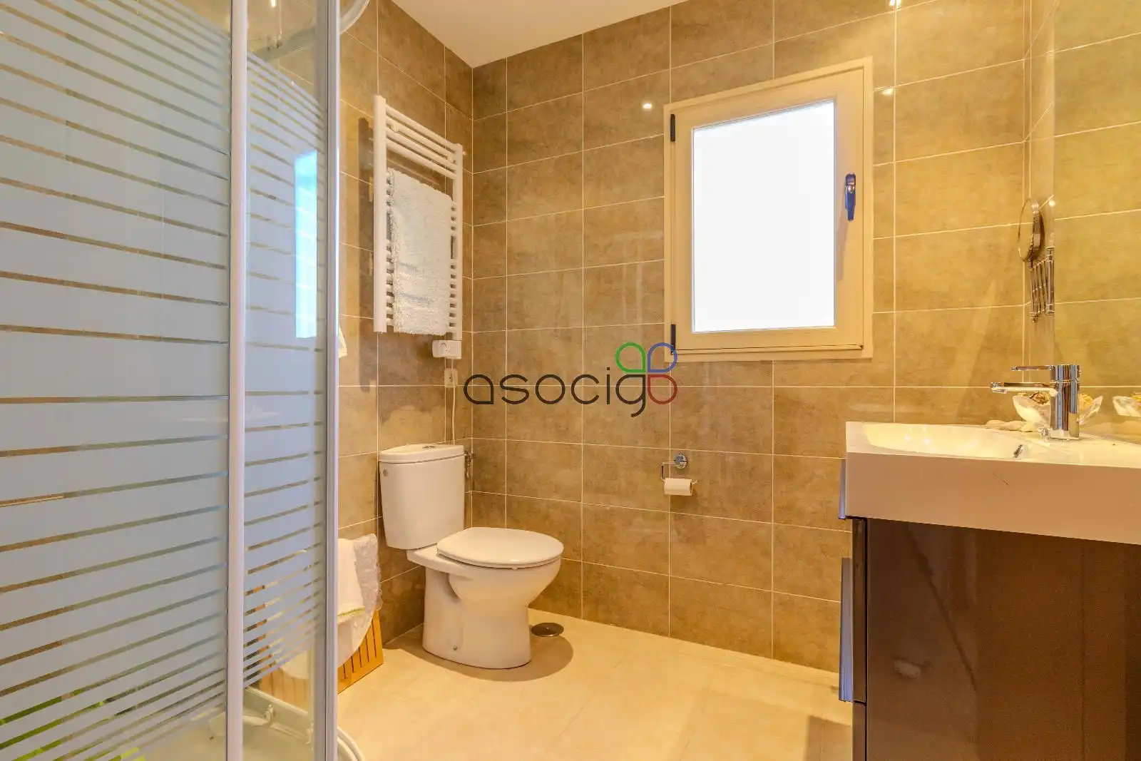 Baño de Casa o chalet en venta en Guadalajara con Aire acondicionado, Calefacción y Jardín privado