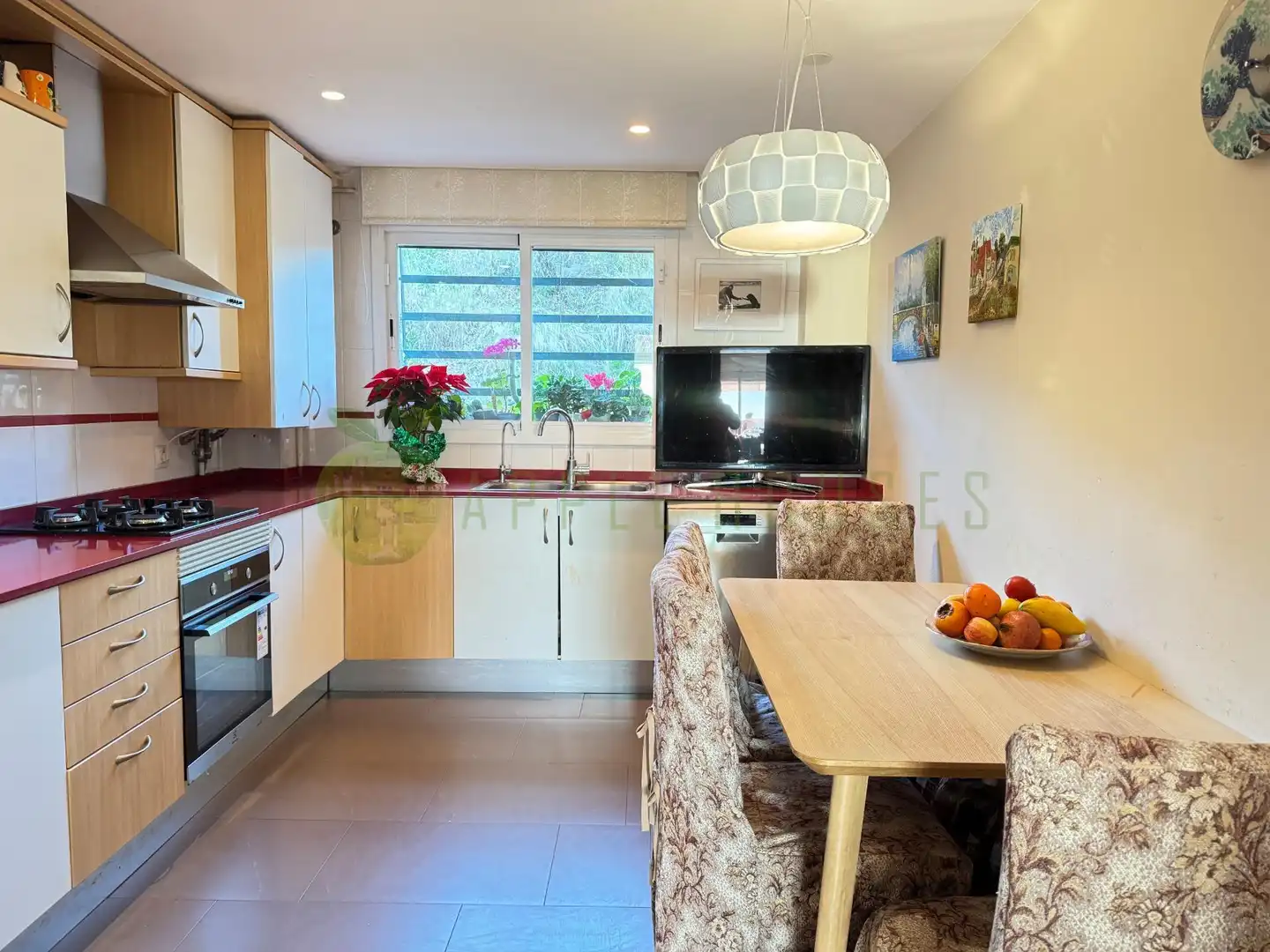 Cocina de Dúplex en venta en Sitges con Aire acondicionado, Calefacción y Jardín privado