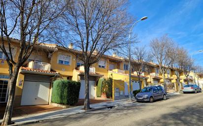 Exterior view of Single-family semi-detached for sale in  Toledo Capital  with Air Conditioner, Heating and Private garden