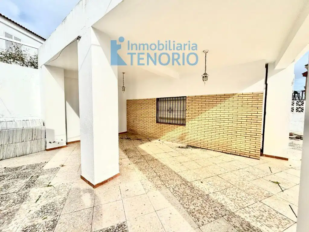 Vista exterior de Casa o xalet en venda en La Antilla amb Terrassa i Traster