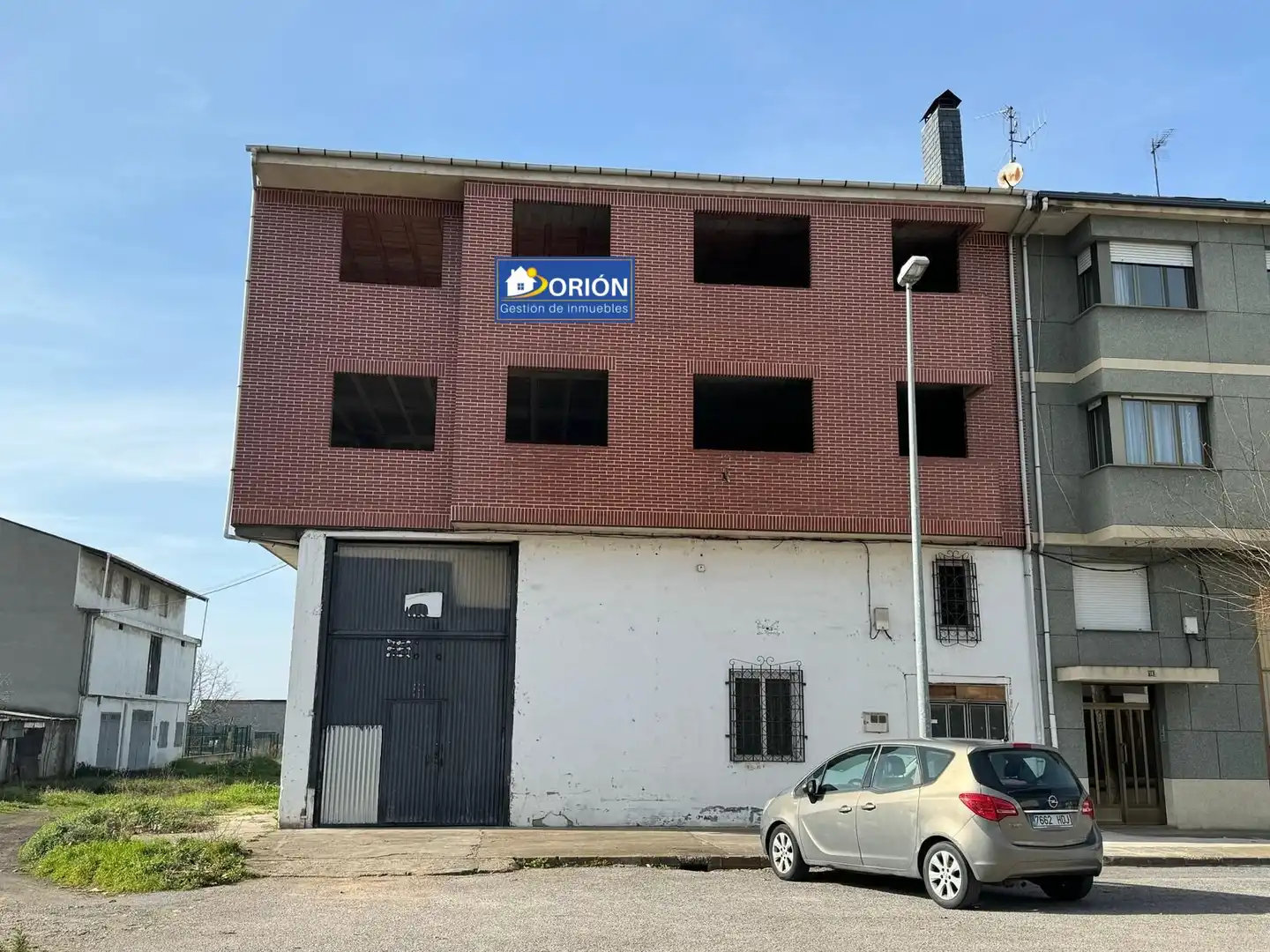 Immobles singulars en venda a BECQUER 18
