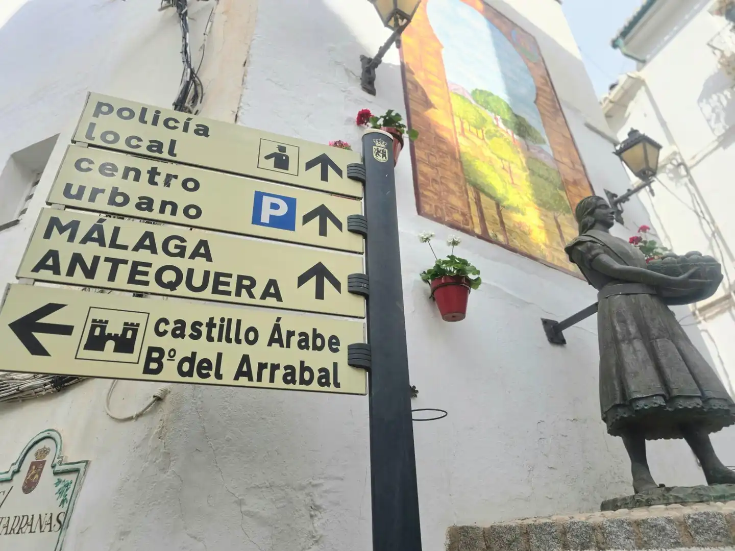 Vista exterior de Casa adosada en venda en Álora amb Aire condicionat, Jardí privat i Terrassa