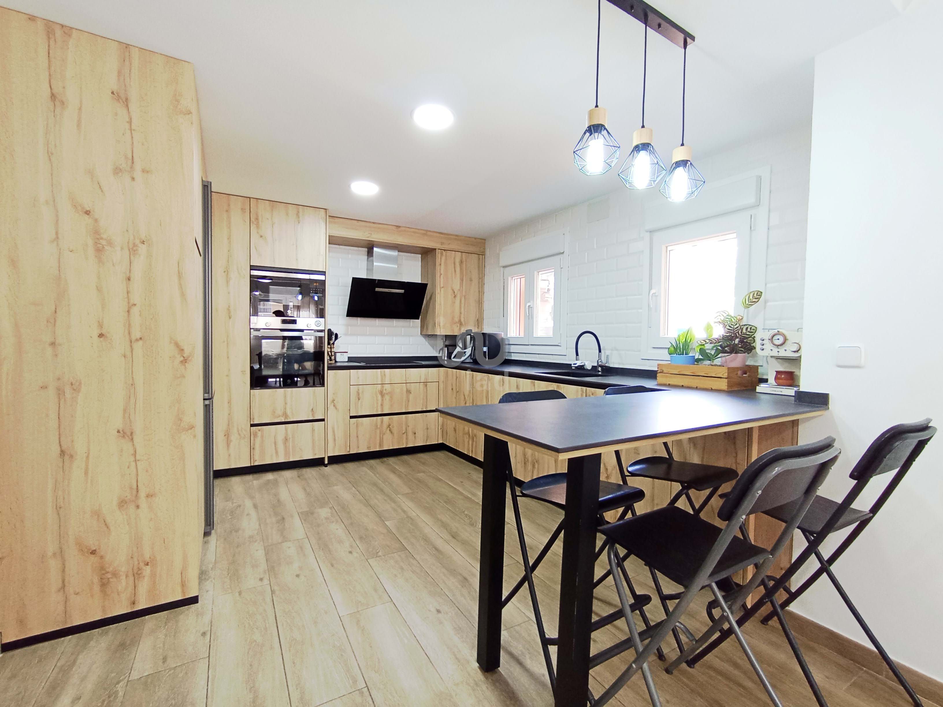 Kitchen of Flat for sale in Alcalá de Henares  with Air Conditioner and Heating
