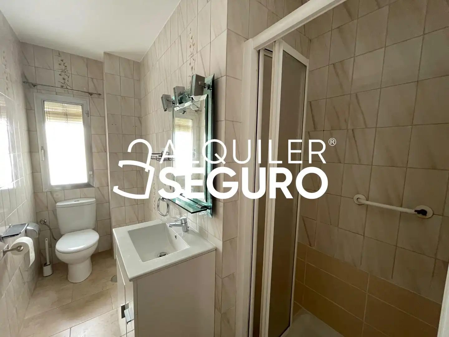 Bathroom of Flat for rent in Madrid  with Air Conditioner, Heating and Terrace