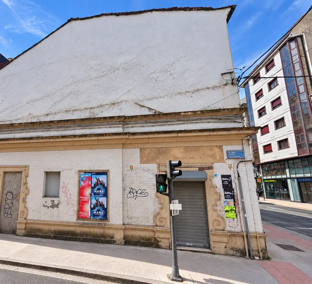 Exterior view of Buildings for sale in A Milagrosa