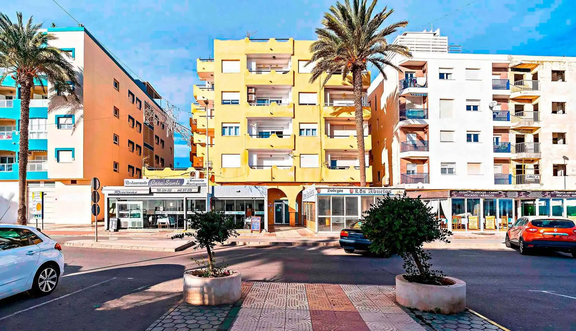 Exterior view of Flat for sale in Roquetas de Mar  with Air Conditioner, Terrace and Furnished