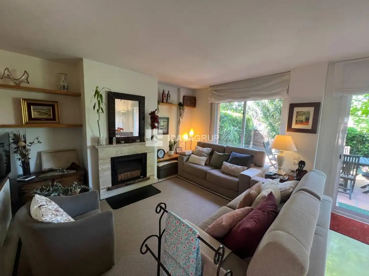 Living room of Detached homes for rent in Sant Cugat del Vallès  with Air Conditioner, Heating and Terrace