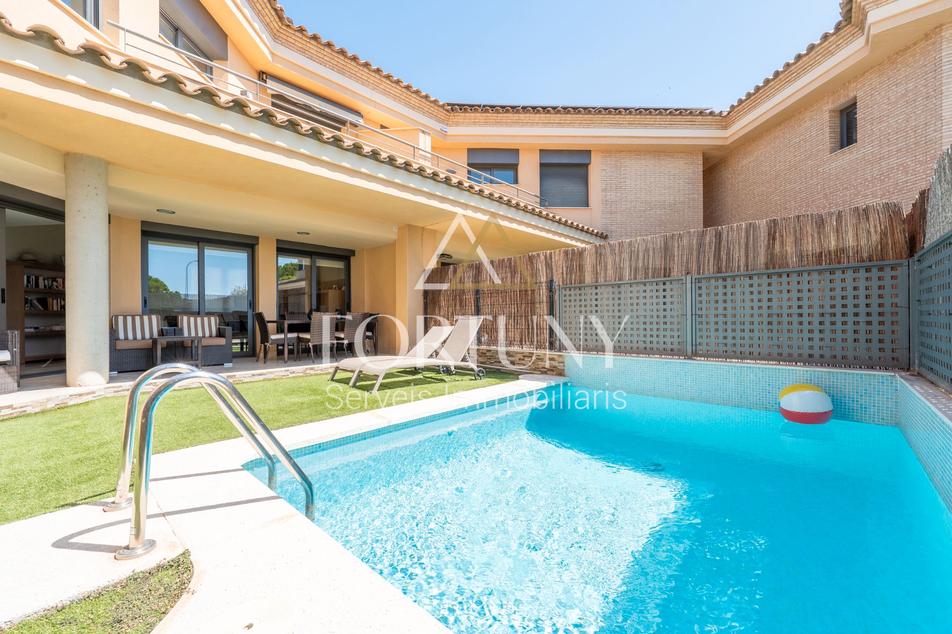 Swimming pool of Single-family semi-detached for sale in Cambrils  with Air Conditioner, Private garden and Terrace