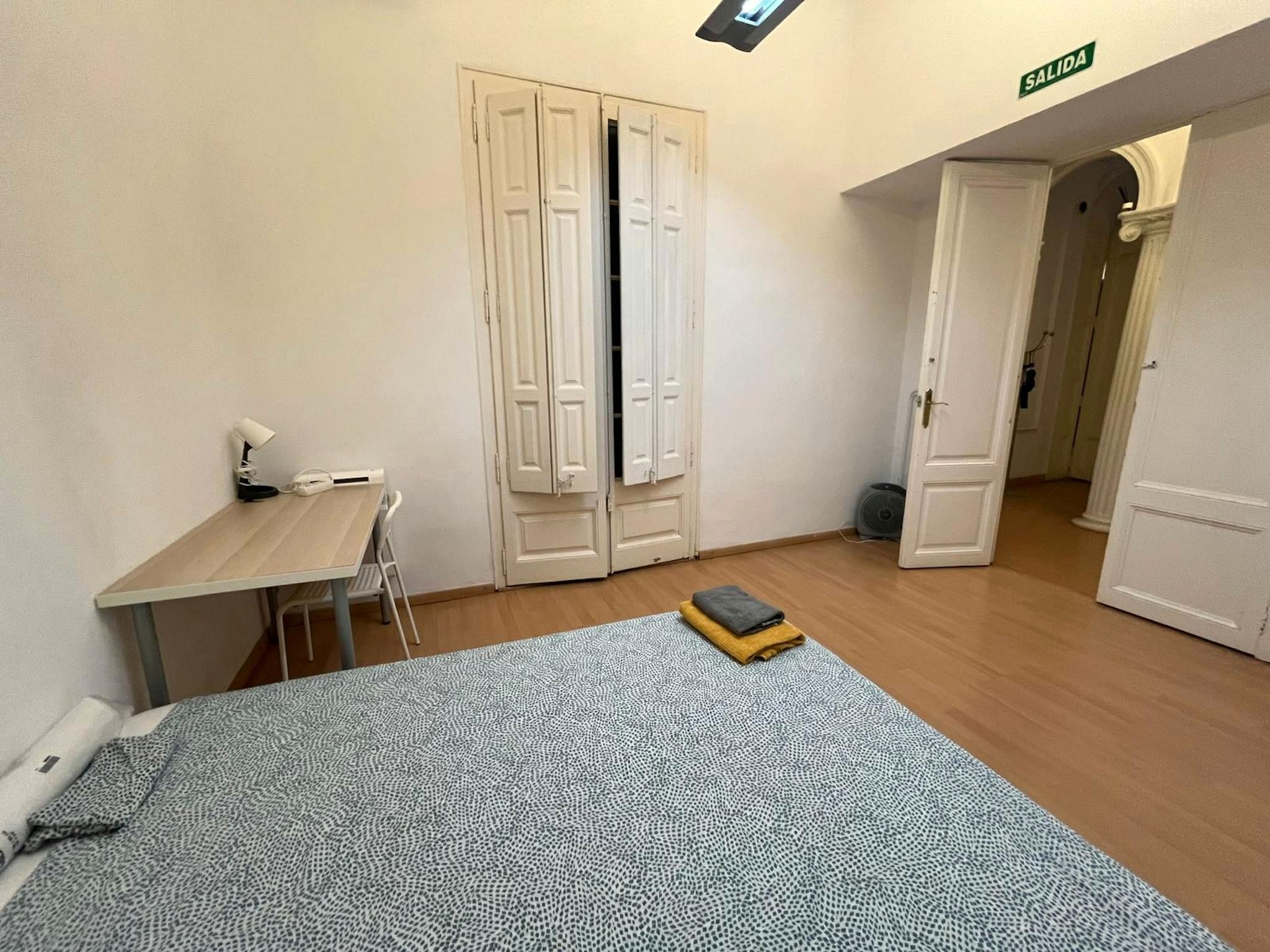 Bedroom of Flat for share in  Barcelona Capital  with Heating and Washing machine