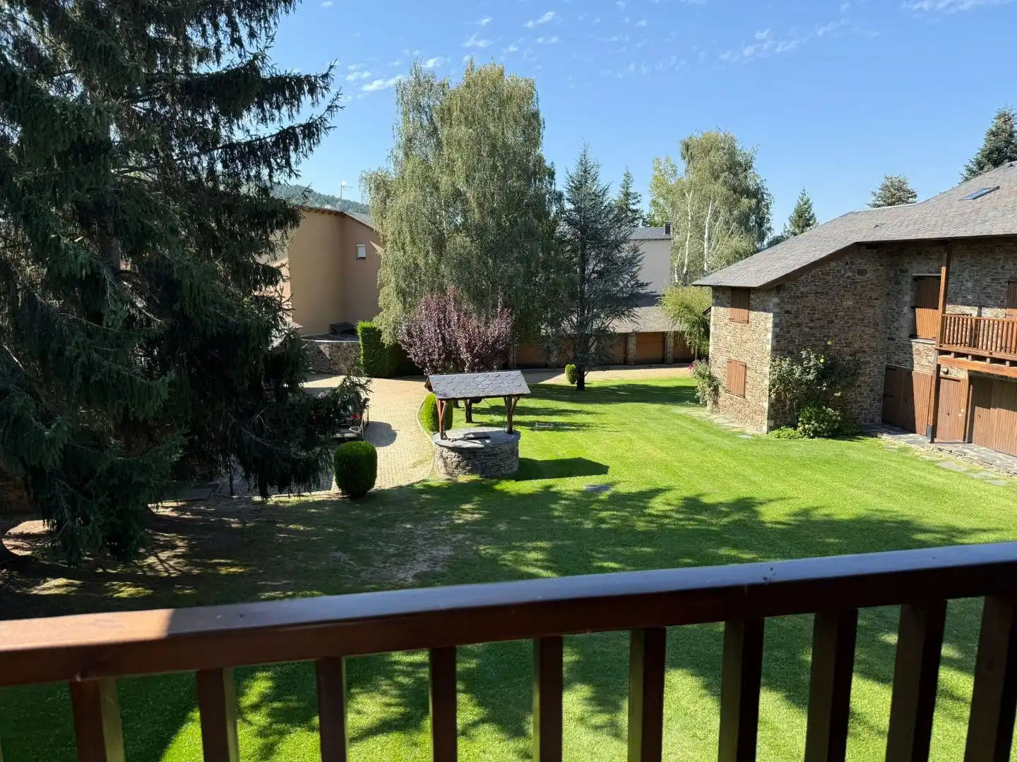 Terraced house with garden for sale in Carrer d'Osseja 2, imagen 2