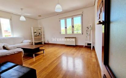 Sala d'estar de Apartament en venda en  Logroño
