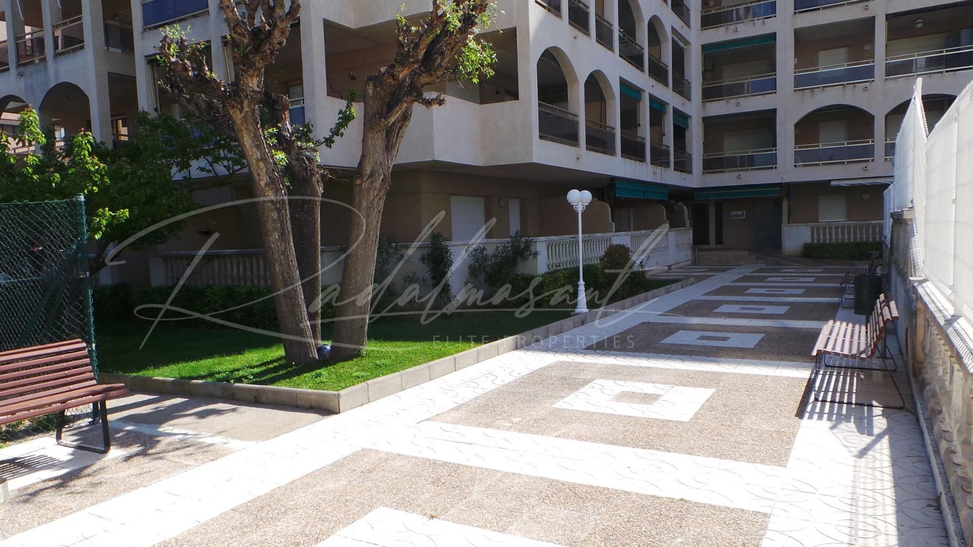Vista exterior de Pis en venda en Vila-seca amb Aire condicionat, Calefacció i Jardí privat