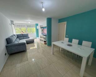 Living room of Flat for sale in  Sevilla Capital