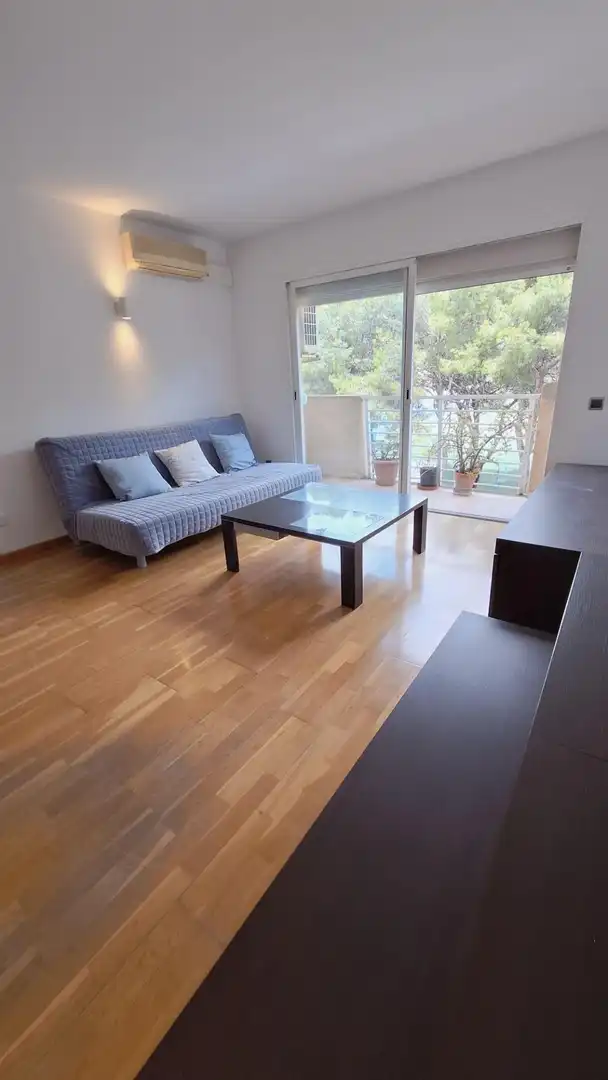 Sala d'estar de Pis de lloguer en  Palma de Mallorca amb Aire condicionat, Parquet i Terrassa