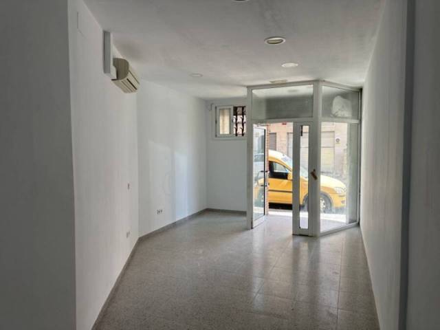 Local comercial en Alquiler en Els Pins