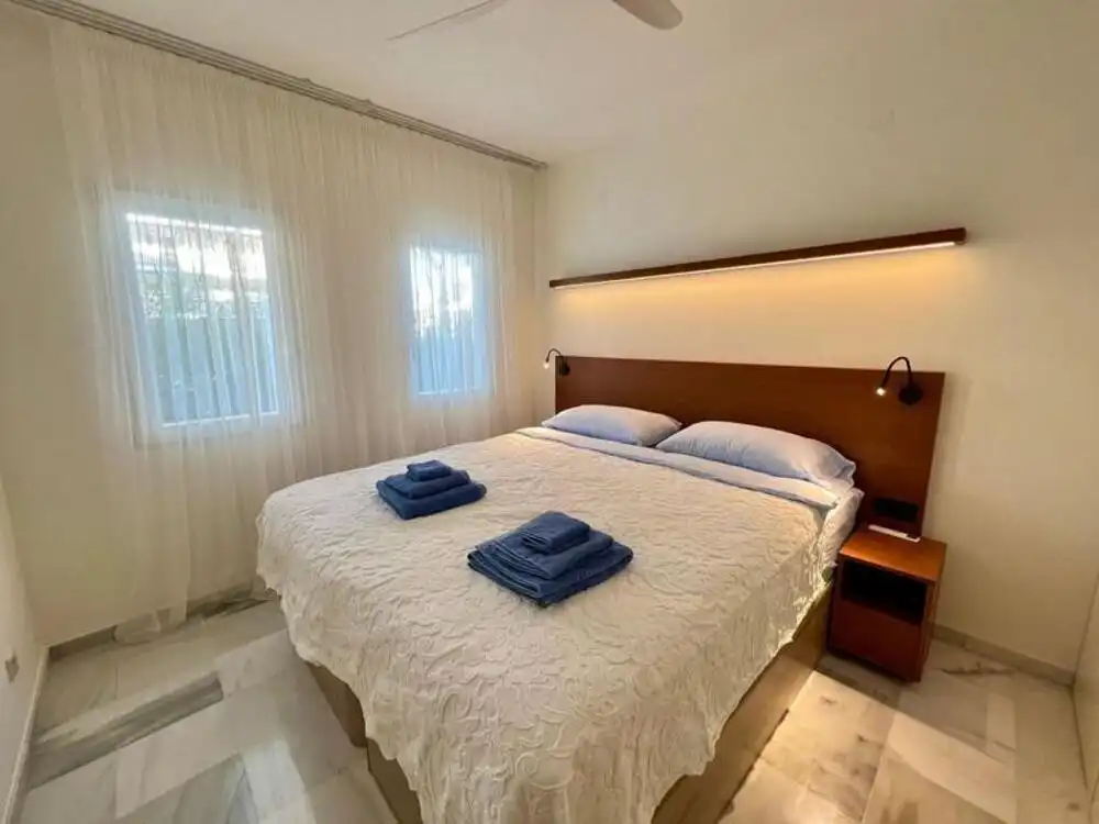 Dormitori de Planta baixa de lloguer en Marbella amb Aire condicionat, Terrassa i Traster