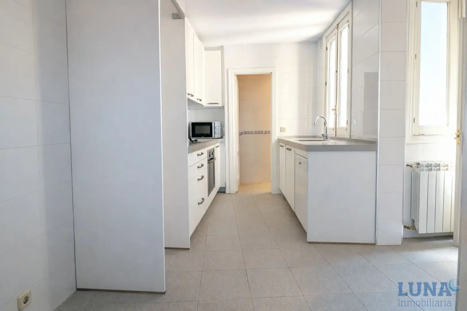 Küche von Wohnung zum Verkauf in Madrid mit Klimaanlage, Heizung und Parkett