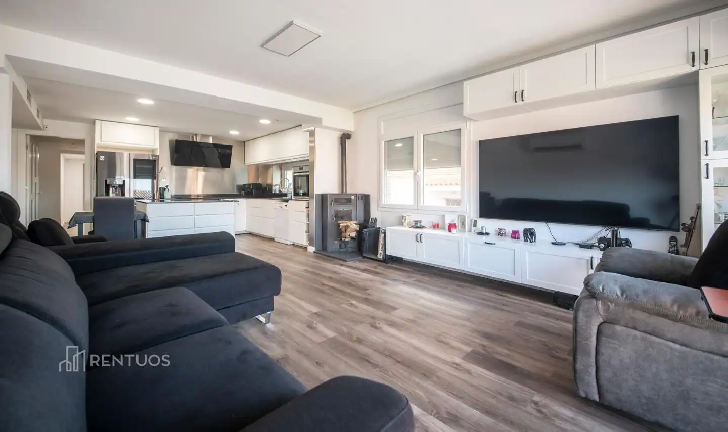 Sala de estar de Piso en venta en Molins de Rei con Aire acondicionado, Parquet y Terraza