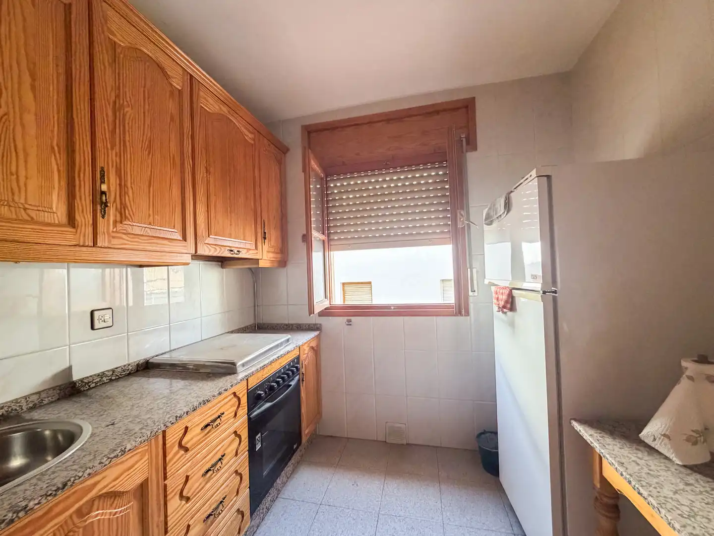 Cuina de Pis en venda en Baza amb Terrassa, Moblat i Forn