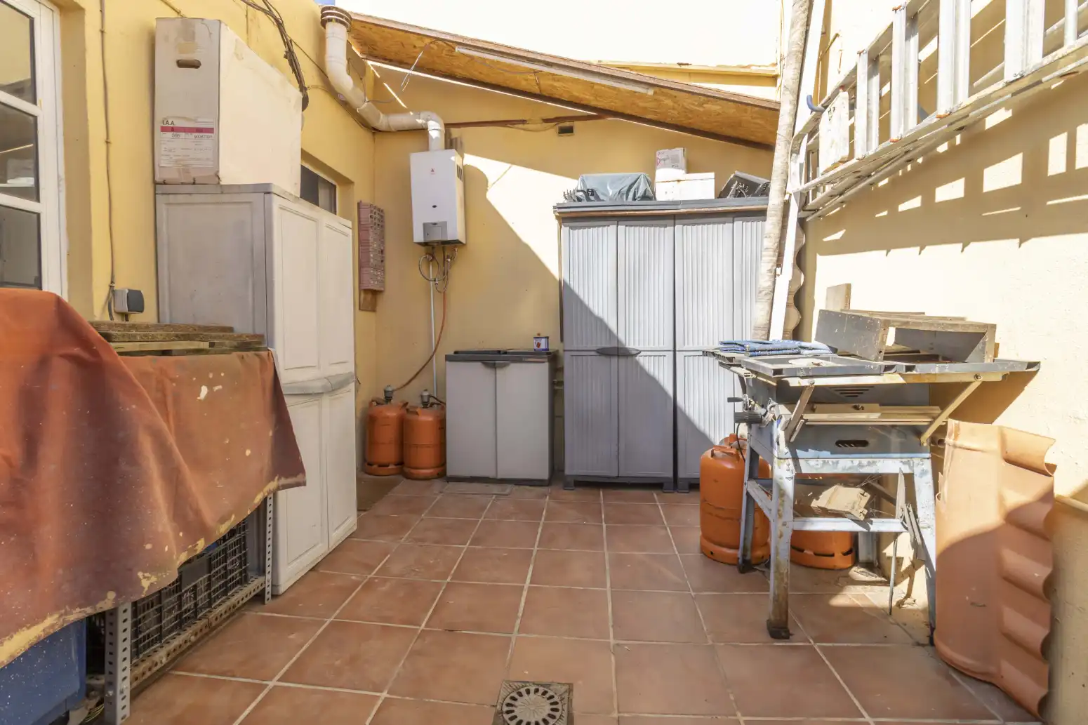 Houses for sale in Bormujos  with Air Conditioner, Terrace and Storage room