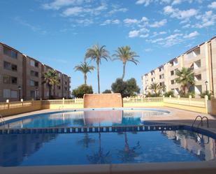 Piscina de Apartament en venda en La Manga del Mar Menor amb Terrassa